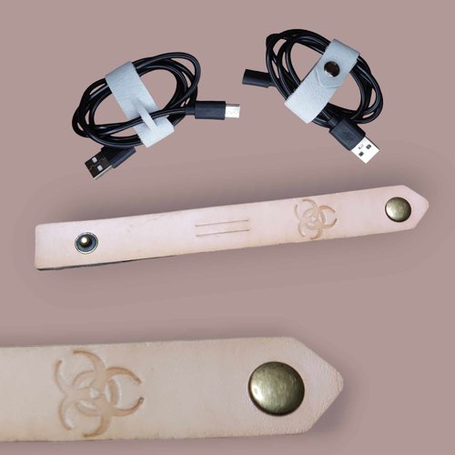 Range câble en cuir (personnalisable) pour chargeur câble informatique écouteur ou autre ( tribal celtique )