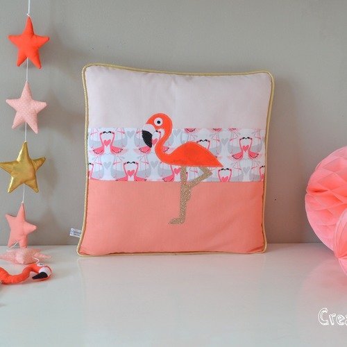 Coussin flamant rose