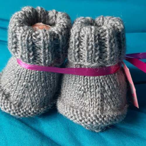 Chaussons tricot bebe naissance gris