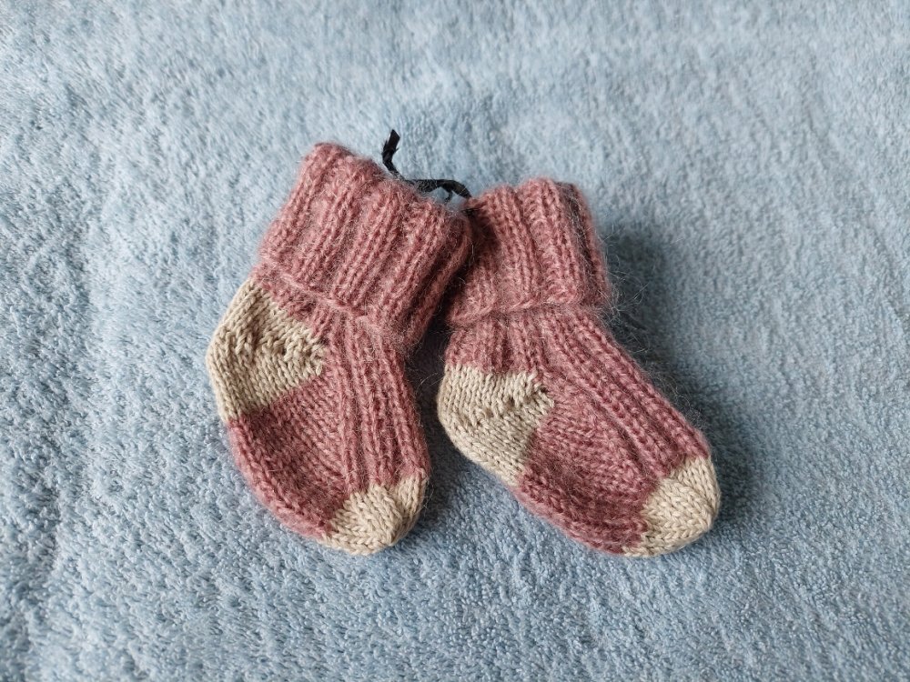 Chaussettes bébé en laine fait main (0-3 mois) COULEUR Gris