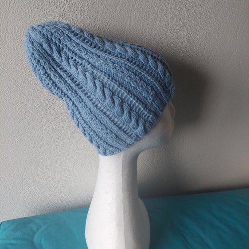Bonnet femme bleu tricot fait main