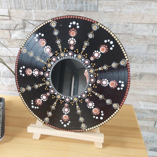 Miroir sur disque vinyle mandala peint a la main