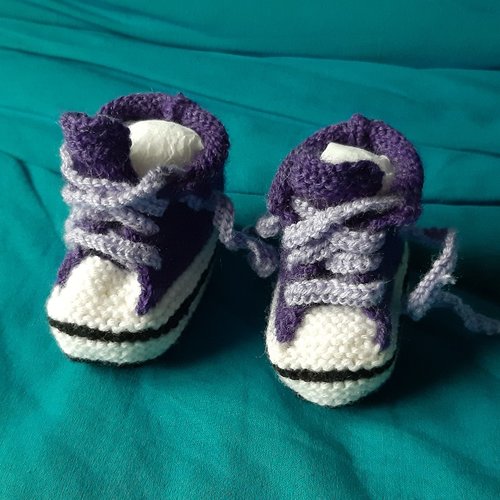 Chaussons baskets bebe violet