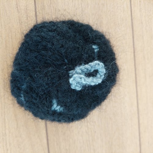 Eponge tawashi noire et grise tricot fait main