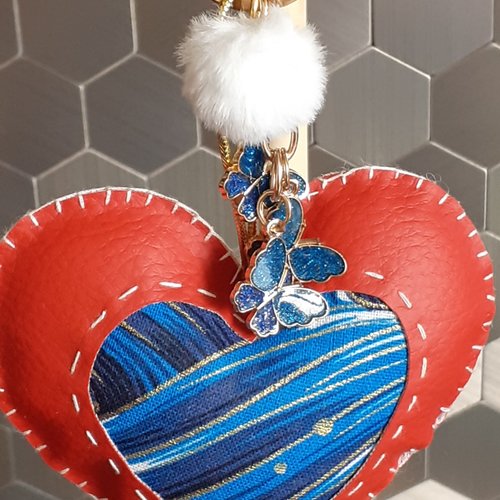 Porte clés / bijoux de sac - modèle papillons bleus