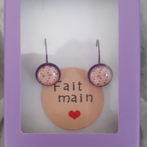 Boucles d'oreiles violette