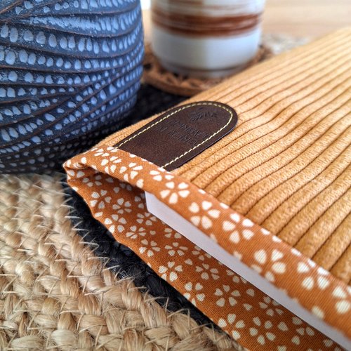Pochette à livre, velours jaune moutarde