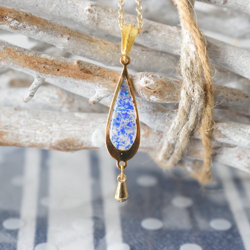 Pendentif et chaine.
