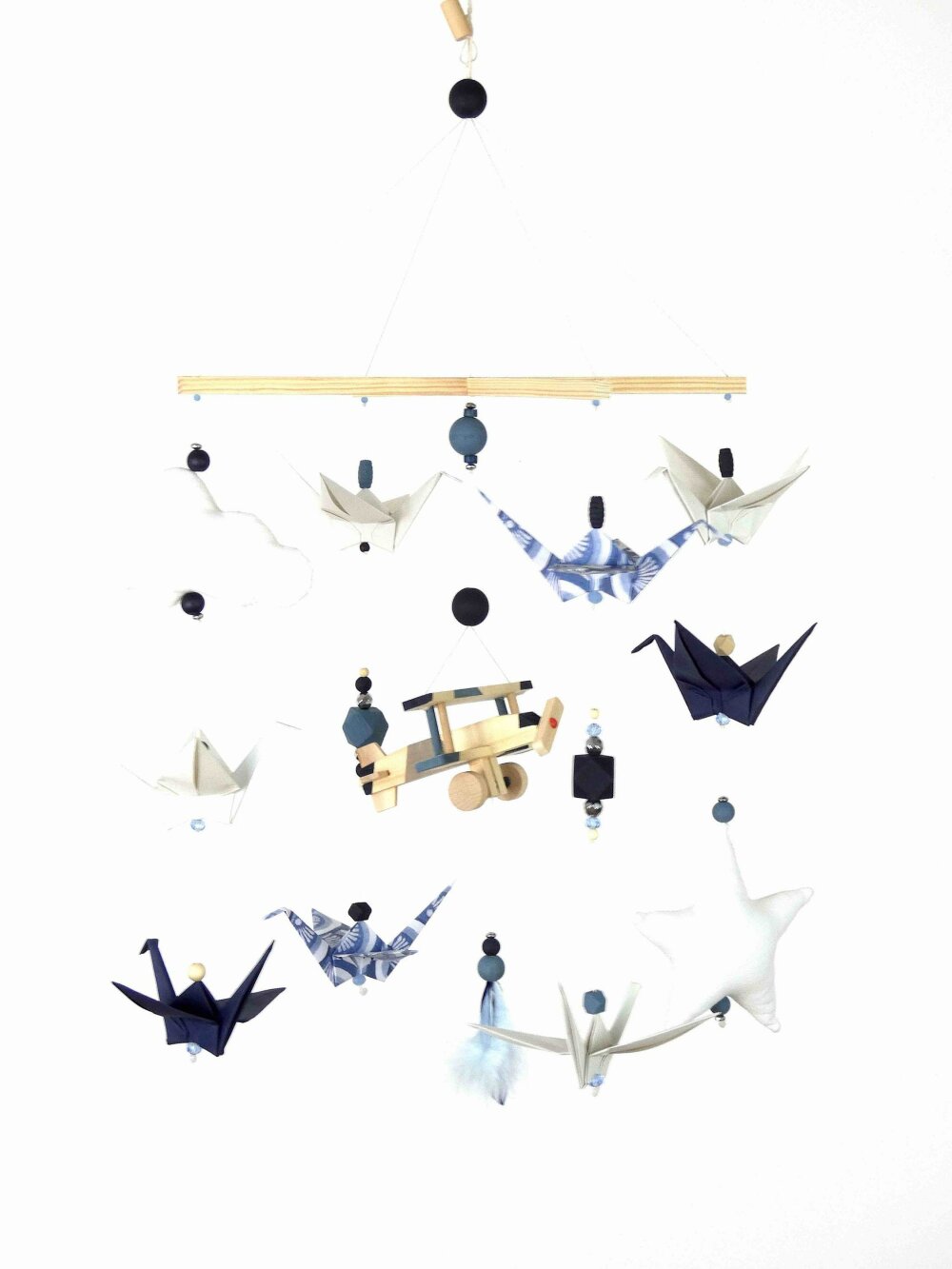 Mobile bébé origami bois avion bleu ciel bleu gris - CréaMaga