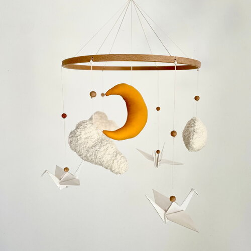 Mobile lune nuages bouclés, mobile pour chambre de bébé, mobile pour lit de bébé nuages, déco minimaliste, lune jaune moutarde