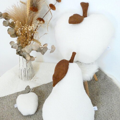 Coussin poire, coussin pomme, tissus bouclettes, déco