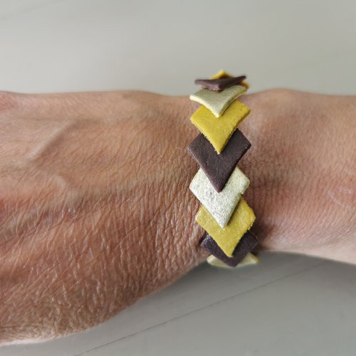 Bracelet collection cuir effect  chevrons couleur marron or  et moutarde