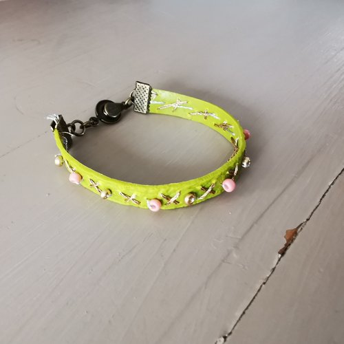 Bracelet collection cuir effect  couleur vert et or