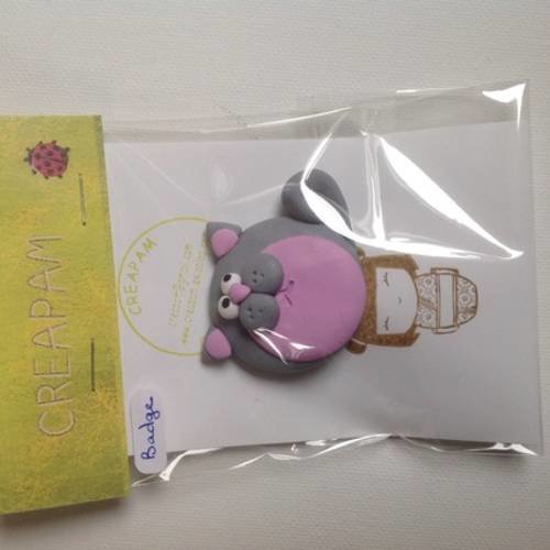 Broche badge gros chat creapam gris et rose