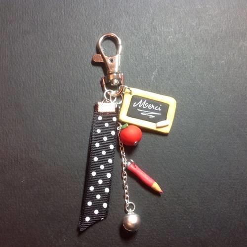 Porte clef bijou de sac "merci" ruban rouge et grelot argenté idéal cadeau maîtresse 