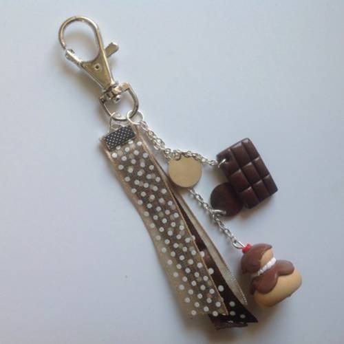 Porte clef bijou de sac "gourmandises" rubans  taupe et   chocolat religieuse 
