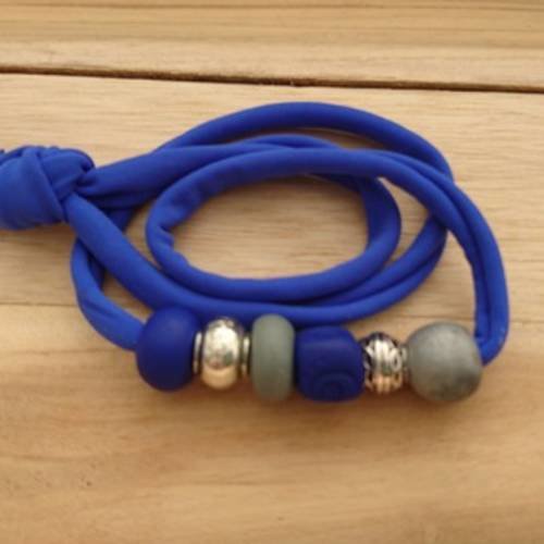 Bracelet 4 en 1 creapam en lycra bleu roi et argile polymère grise  et bleu roi 