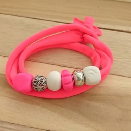 Bracelet 4 en 1 creapam en lycra rose fluo et argile polymère blanche et rose 