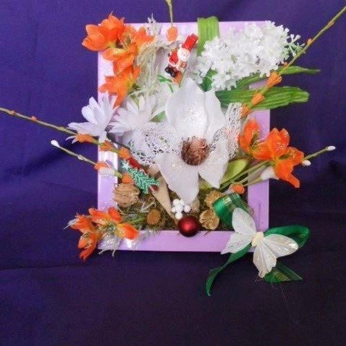 Cadre d'art floral fleurs couleurs blanches et orange artificielles " cadeau a offrir pour une fête "