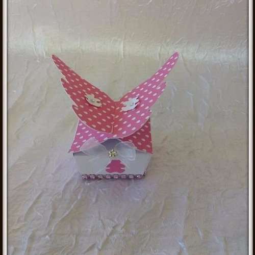 Boîte à dragées baptême papillon rose / blanc 