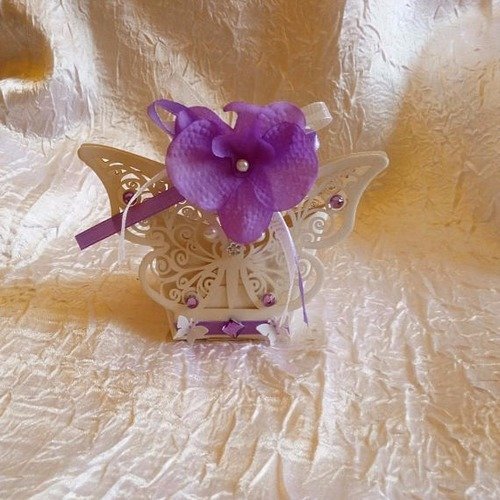 Boite a dragées papillon et fleur orchidée violet pour mariage baptême