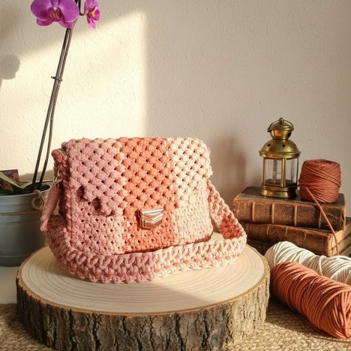 Sac macramé rose