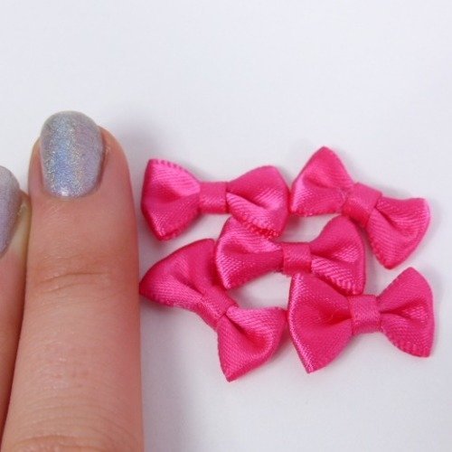 Lot de 5 petits noeuds rose fushia