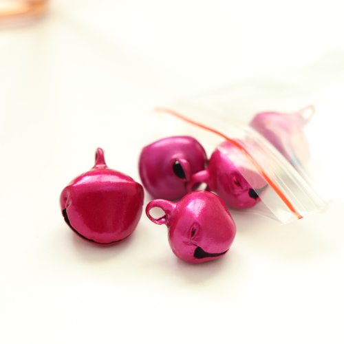 Lot de 5 grelots fushia