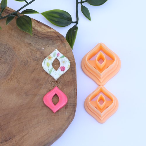 Lot de 2 emporte-pièces losange en pointe ajouré centré