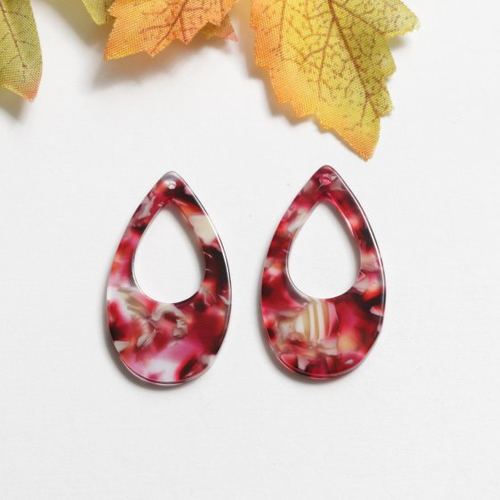 Lot de 2 pendentif en acétate longue goutte ajourée