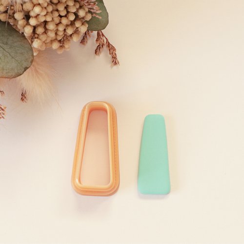 Emporte pièce pendentif rectangulaire allongé 32mm