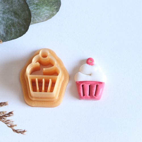 Emporte pièce pendentif cupcake détaillé