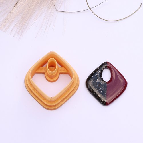 Emporte-pièces géométrique losange ajouré décentré 35mm