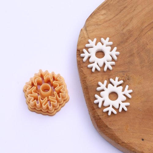 Emporte pièce flocon de neige ajouré 30mm