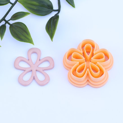 Emporte pièce fleur originale  5 pétales ajourées 35mm