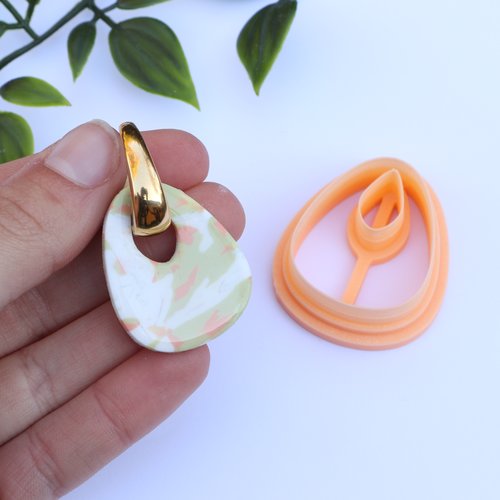 Emporte-pièces géométrique ovale ajouré 34mm