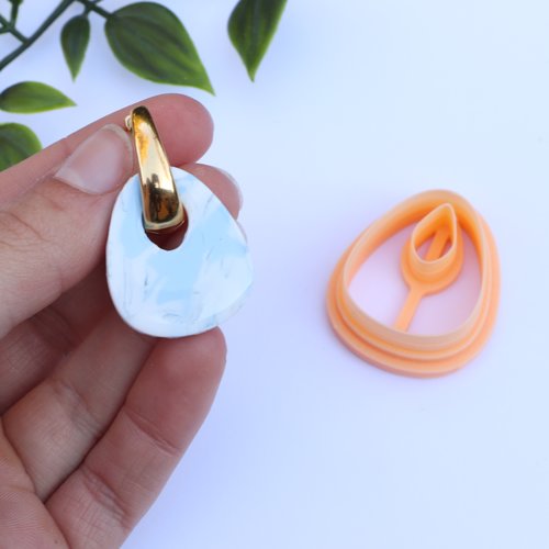 Emporte-pièces géométrique ovale ajouré 30mm