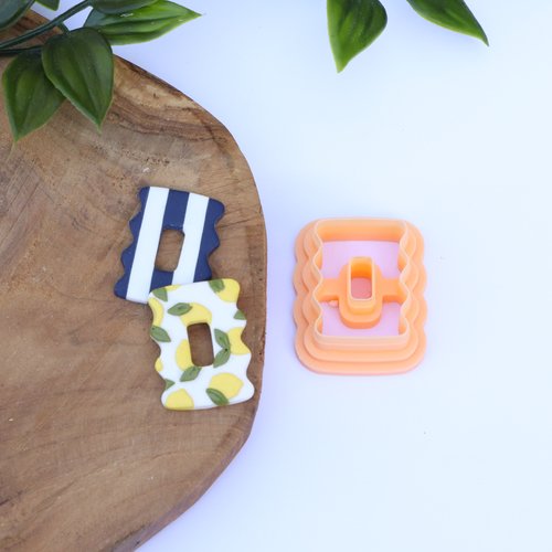 Emporte pièce rectangle ajouré bordures vagues 30mm