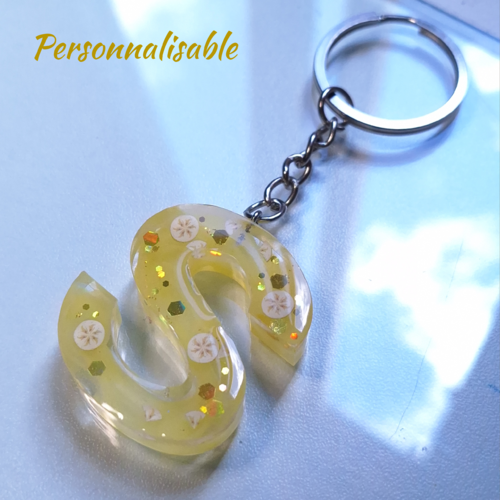 Porte clef lettre " fruity "