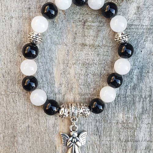 Bracelet pendentif ange obsidienne noire - jade blanc 8 mm / perles metals