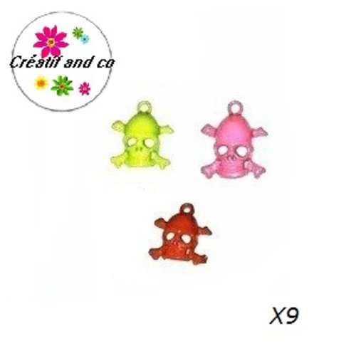 X9 breloques tête de mort acrylique mix couleur