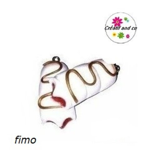 Breloque biscuit long croqué vanille fourré fraise en fimo