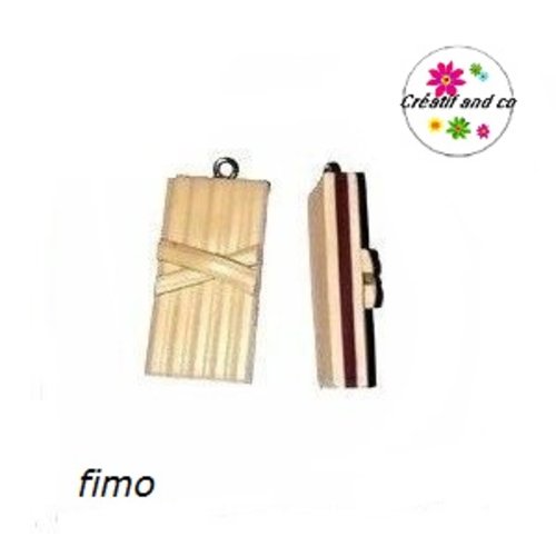 Breloque gaufrette fourrée fraise