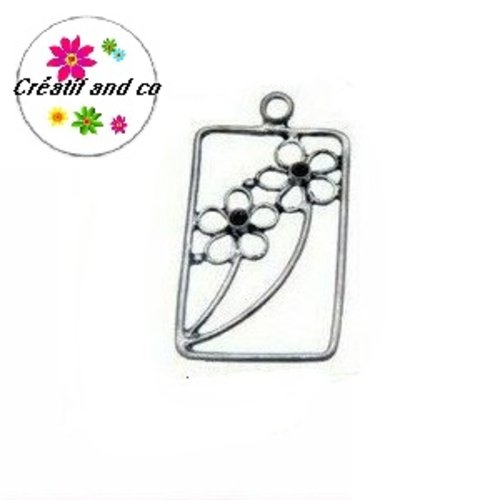 Pendentif rectangle argenté motif fleur 34mm