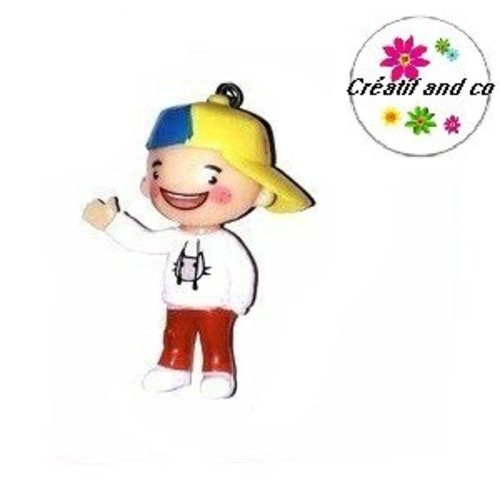 Breloque petit boy casquette bleu/jaune