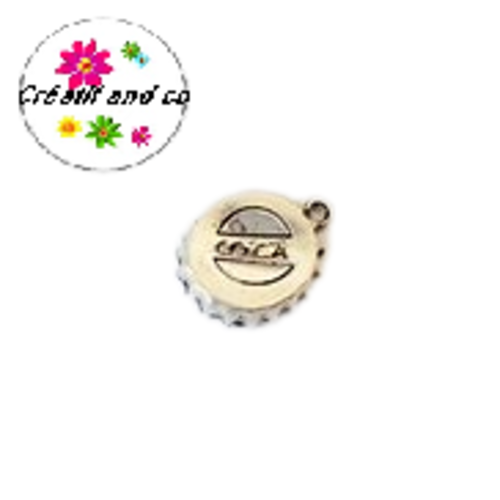 Breloque capsule coca pliée