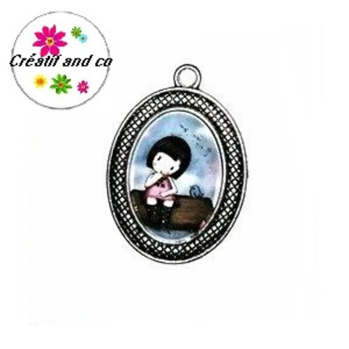 Pendentif gorjuss petite fille sur son banc
