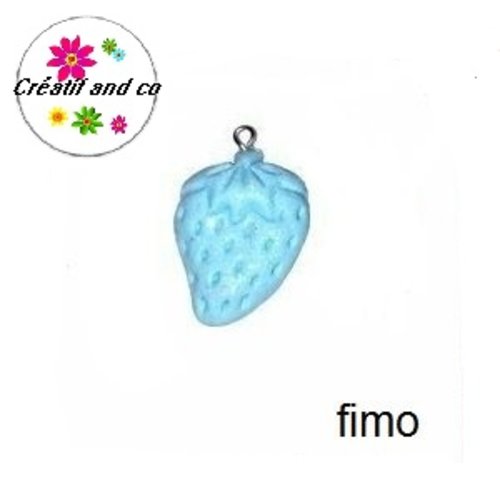 Fraise bleue claire plate fimo