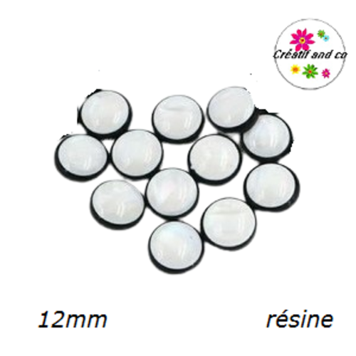 X2 cabochons noirs et blancs nacrés résine 12mm