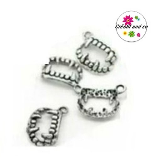 Breloque dent vampire